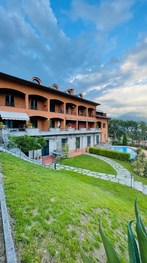 Lake View, Swimming Pool, Tennis Court And Private Parking Mezzegra Buitenkant foto